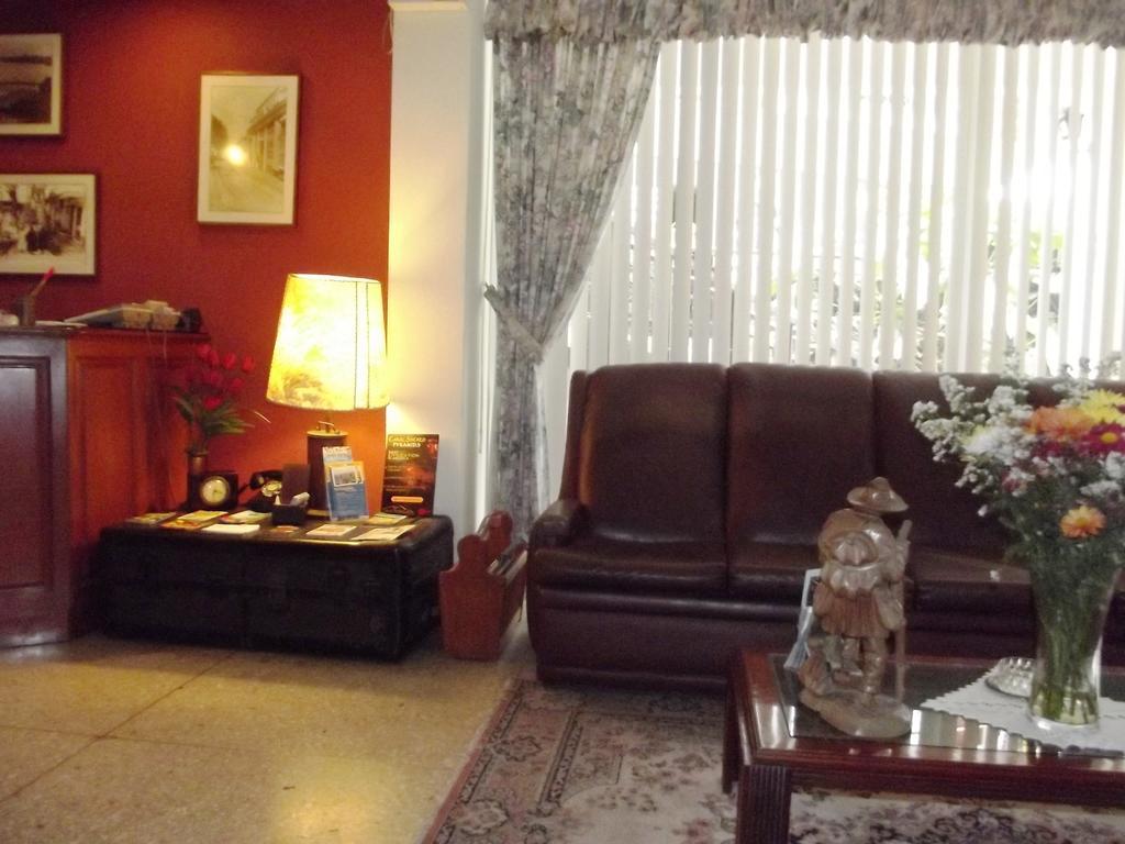 Hostal Gemina Лима Екстериор снимка