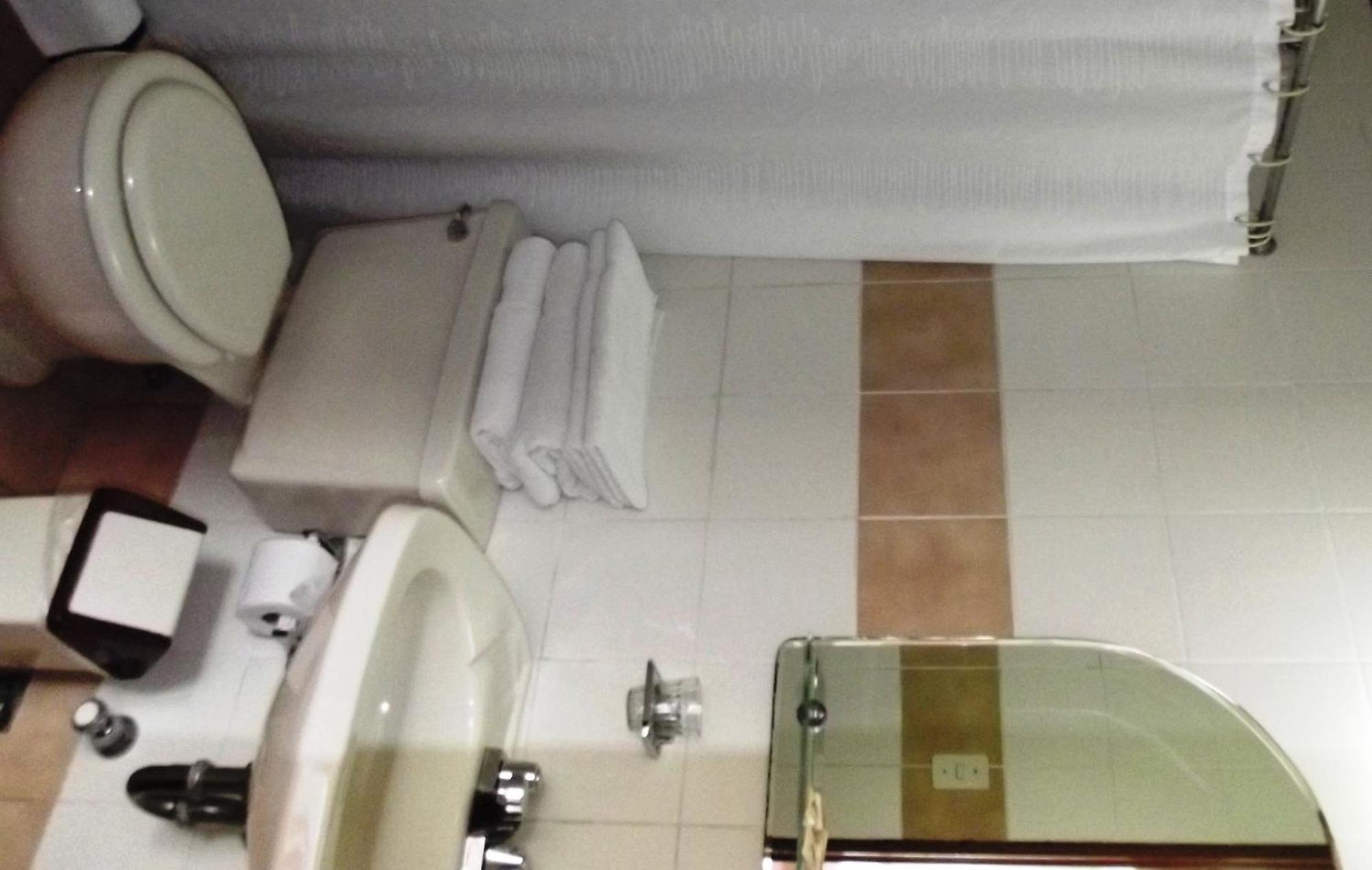 Hostal Gemina Лима Екстериор снимка