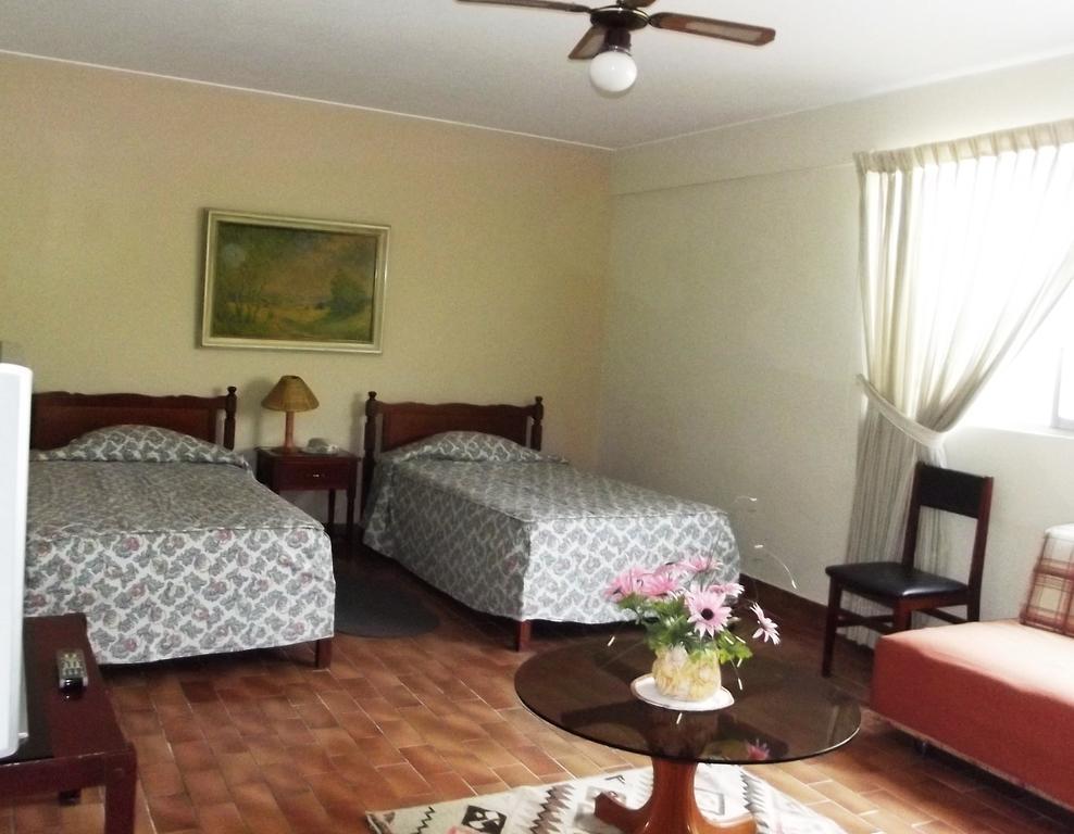 Hostal Gemina Лима Екстериор снимка